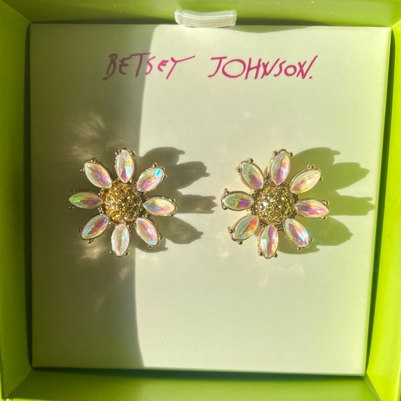 NWT Betsey Johnson Rhinestone Daisy Flower Stud Earrings - Picture 3 of 5